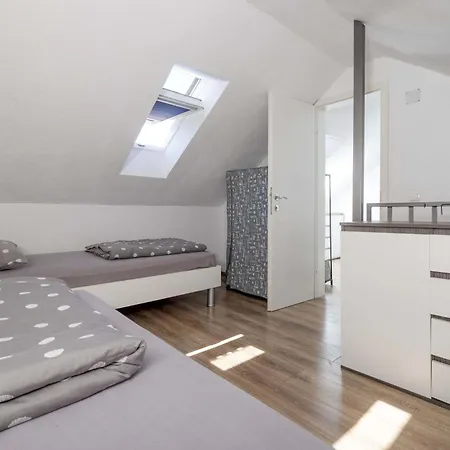 House Baras Garden Vikendica Mirca (Brac)