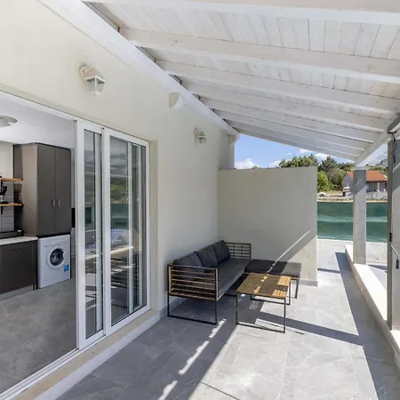 度假居 House Baras Garden Mirce